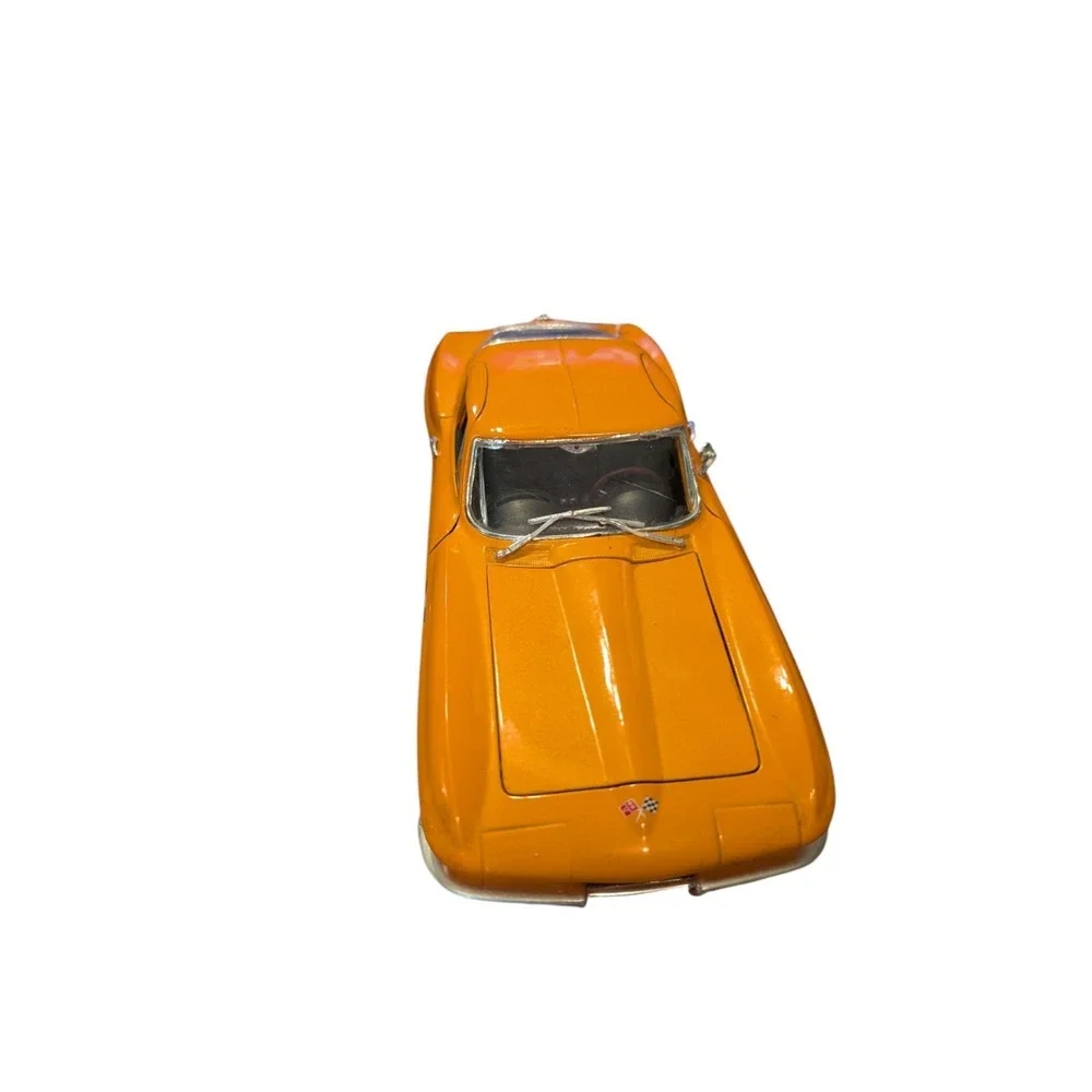 Maisto 1:18 1965 Chevrolet Corvette Orange Die Cast Exclusive‎ Special Edition